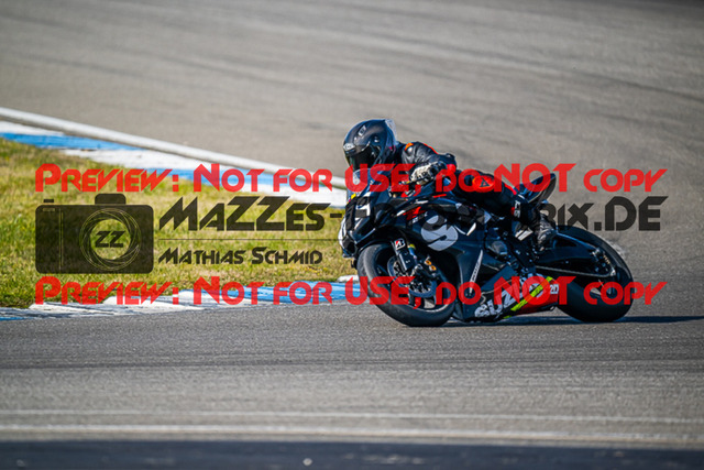 MaZZes_FotoMatrix_230410_3773 | GELB