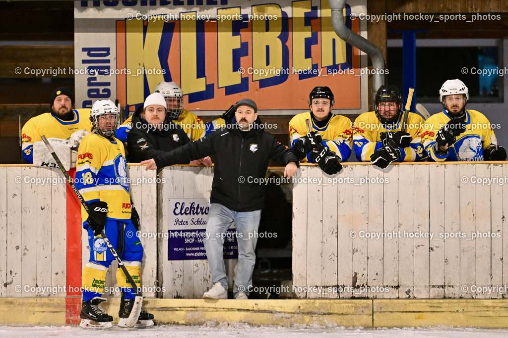 ELV Zauchen vs. EC Tigers Paternion  | Spielerbank ELV Zauchen, #18 Ambrosch Matthias ELV Zauchen, Headcoach ELV Zauchen Daniel Kudler, #5 Eder Manfred ELV Zauchen, #10 Tilli Thomas ELV Zauchen, ELV Zauchen vs. EC Tigers Paternion , ELV Zauchen vs. EC Tigers Paternion  am 02.01.2025 in Eisoval Zauchen (Stadthalle Villach), Austria, (Photo by Bernd Stefan)