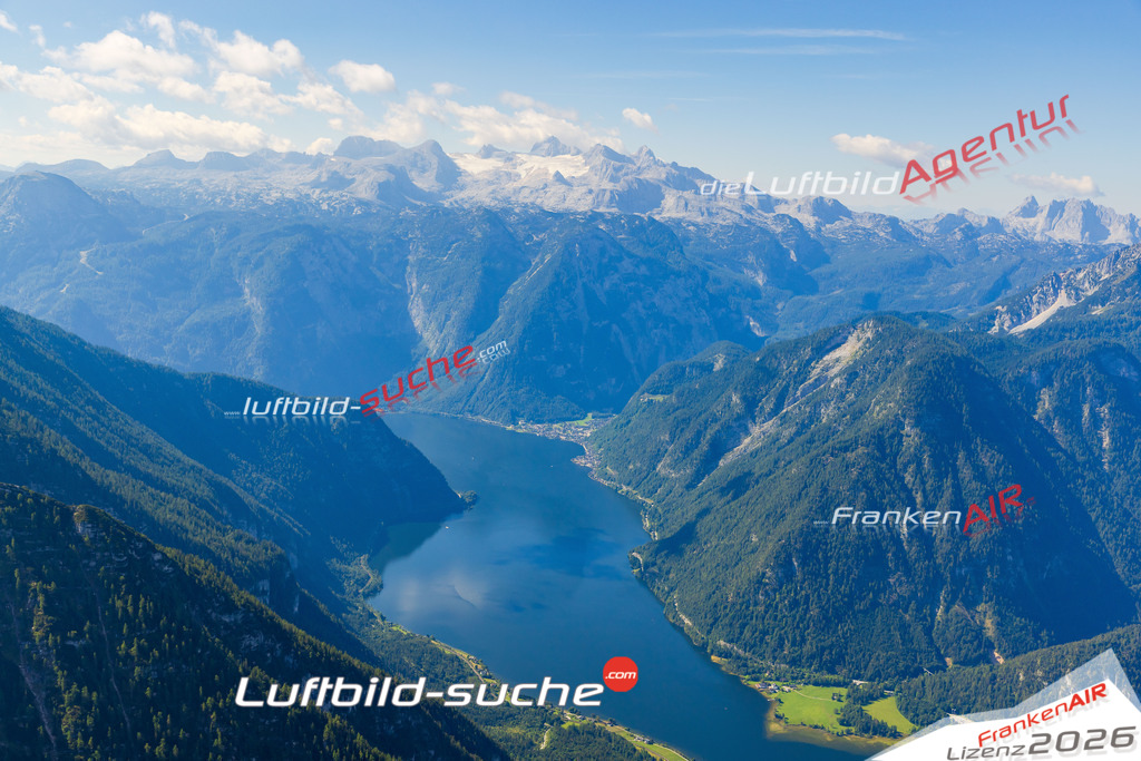 Luftbild Vs Google Maps  Hallstätter See  Hallstatt -Das Luftbild wurde 2025 vom UL-Flugzeug heraus erstellt ( keine Drohne ) - Hochauflösende Luftaufnahme -Nicht vergleichbar mit Google Maps oder Satelittenbilder- Die Geschenkidee !Mit Lizenz und Bildrechte bestellbar