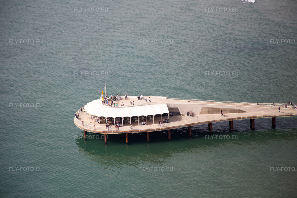 Vue aérienne: Vue de la ville à Lido di Camaiore dans le département Toscane, Italie – .Photo: IMG_086912.jpg prise le 03/04/2016 par Werner Riehm/FLY-FOTO.eu – Résolution de l'original: 5472 x 3648 px