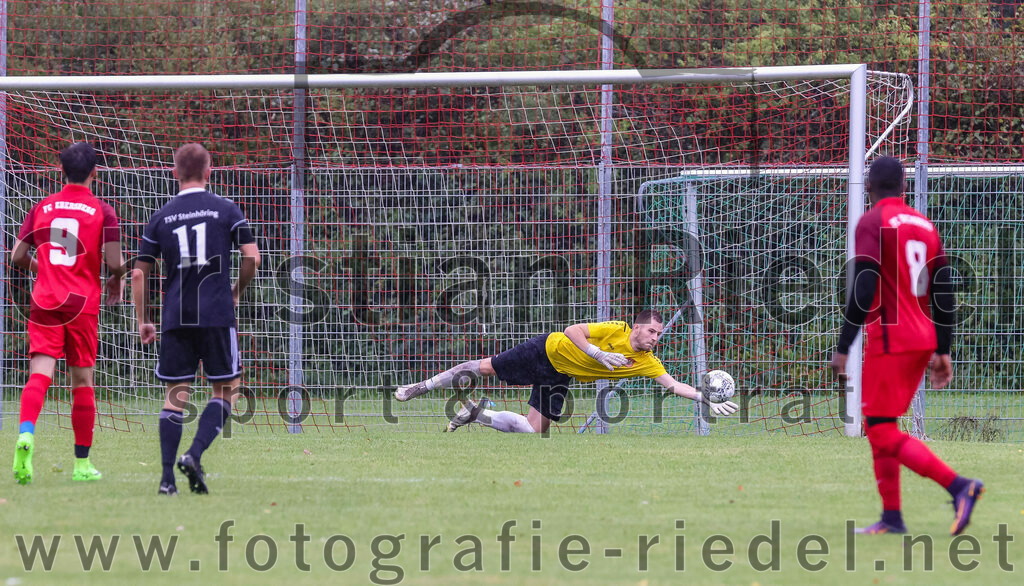 2023-08-27_069_TSV_Steinhoering_gegen_FC_Ebersberg | Steinhöring, Deutschland, 27.08.2023:
Fußball, Kreisklasse 2023 / 2024, 2. Spieltag, TSV Steinhöring gegen FC Ebersberg, Endergebnis: 2:0

Tim Michel (FC Ebersberg, #9), Johannes Redl (TSV Steinhöring, #11), Torwart Simon Gebhard (TSV Steinhöring, #1), Abubaker Suna (FC Ebersberg, #8)

Foto: Christian Riedel / fotografie-riedel.net