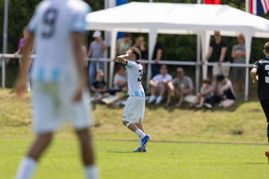 Fußball I Männer I 40. Pfingscup Hollage I 13074 | realhellocedii - Realisiert mit Pictrs.com