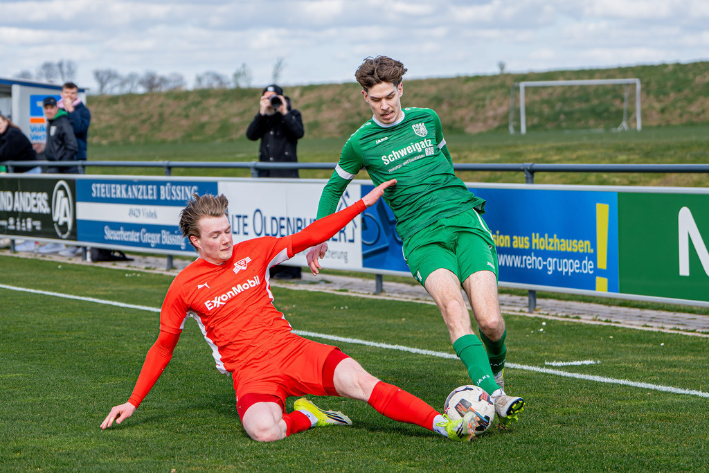 Fußball I Herren I Saison 2025-2026 I Bezirksliga Weser-Ems 4 I 26. Spieltag I VFL Oythe - SV Hansa Friesoythe I 20336 | jns.sportfotos - Realisiert mit Pictrs.com