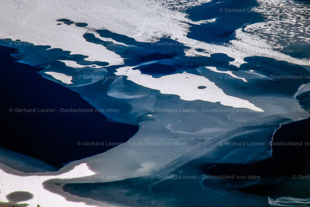 3900163 | Eisstrukturen auf dem Hofstättersee
