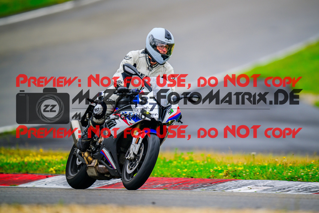 MaZZes_FotoMatrix_240804_6007705_1090 | Fotograf Mathias Schmid
Sportfotograf,
Eventfotograf,
Hochzeitsfotograf,
Portraitfotograf