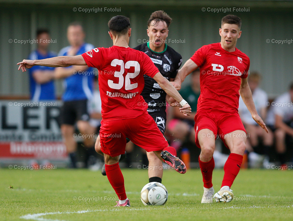 A_LUI_060625_29 | SPORT FUSSBALL REGIONALLIGA MITTE ASKOE OEDT-GLEISDORF 09 06.06.2025 IM BILD: FILIP BRESKIC,ARNE AMMERER  (BEIDE OEDT) UND MICHAEL LODER (GLEISDORF) FOTOLUI