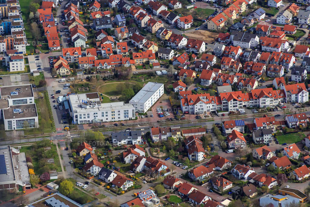 Luftbild: Europahotel in der Europa-Allee in Bensheim im Bundesland Hessen in Deutschland. Foto: IMG_077077.jpg vom 12.04.2015 durch Werner Riehm/FLY-FOTO.de