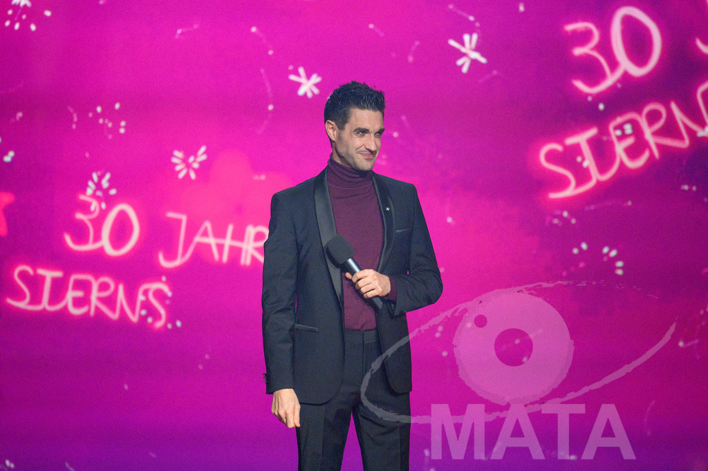 _DWA1384 | Dominik Glöbl bei '30 Jahre Sternstunden-Gala 2023' in der Frankenhalle. Nürnberg, 15.12.2023 - Realisiert mit Pictrs.com