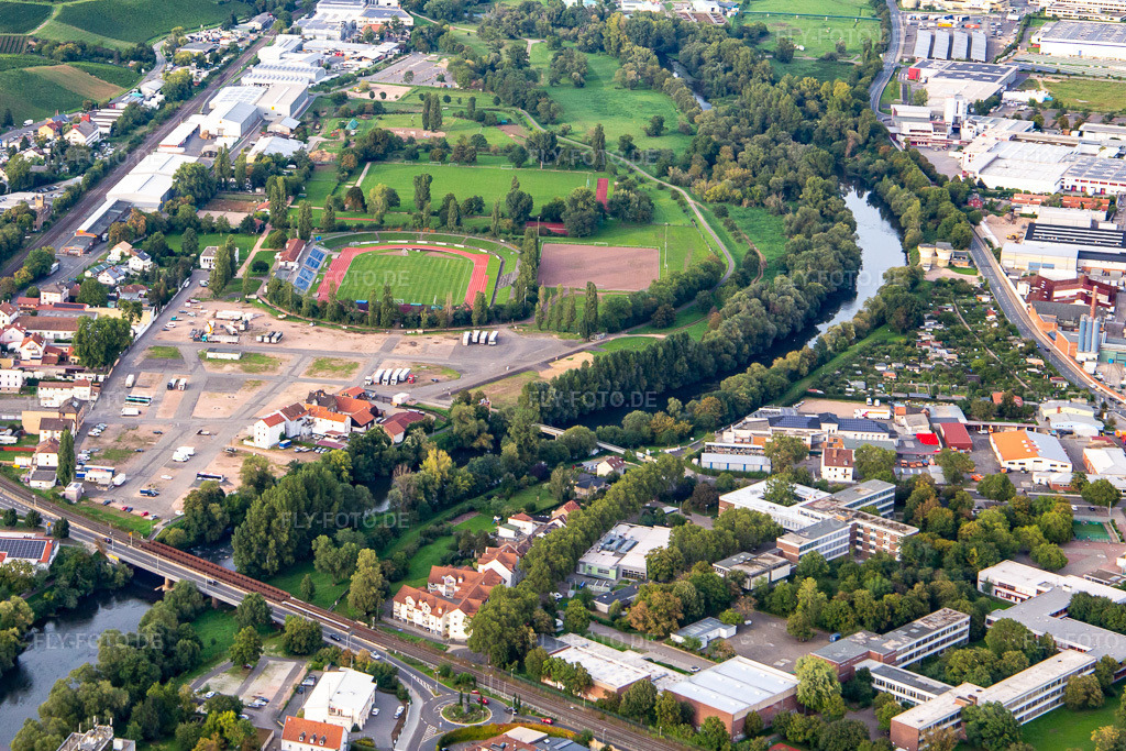 Luftbild: Friedrich-Moebus-Stadion in Bad Kreuznach im Bundesland Rheinland-Pfalz in Deutschland. Foto: IMG_138311.jpg vom 03.09.2023 durch Werner Riehm/FLY-FOTO.deWWW.MTV-KH.DE
