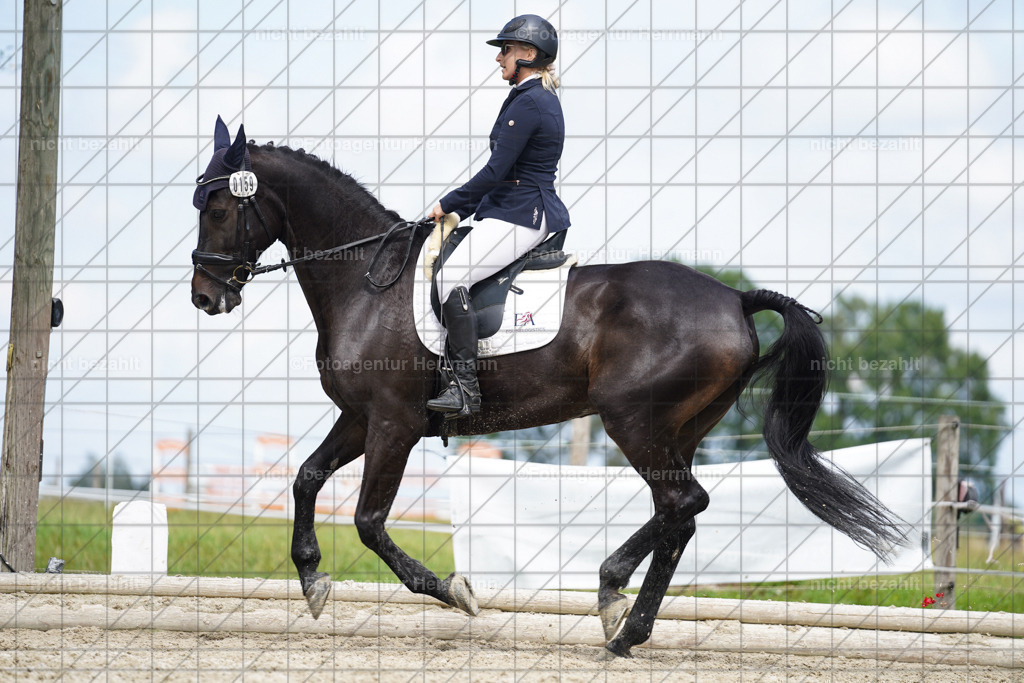20230826-FAH05605 | Forstinning, 2023, Dressurturnier, Turniersportbilder, Turnierfotografen Bayern, Fotoagentur Herrmann, Reitsportfotografie, Turnierbilder