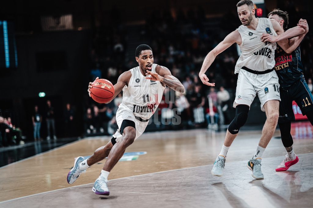 Basketball | Männer | Saison 2023/2024 | BKT EuroCup | Veolia Towers Hamburg vs. Umana Reyer Venice | 06.02.2024 | William Christmas (#11, Veolia Towers Hamburg) startet durch