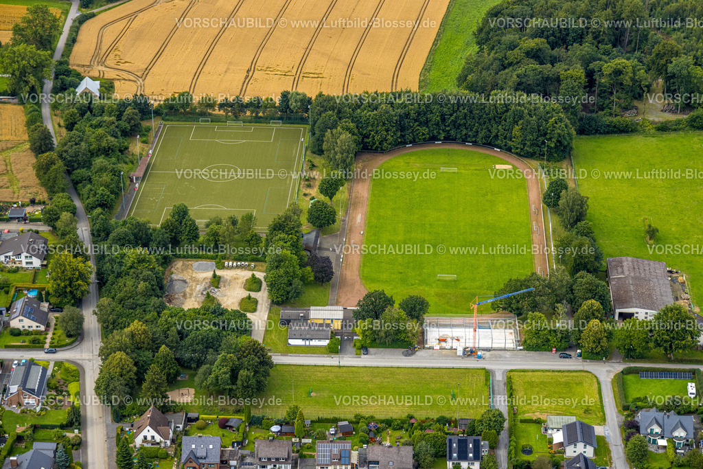 Warstein240713380 | Luftbild, Fußballstadion Sportzentrum Hardtstadion Suttrop, Sportverein SW Suttrop 1926 e.V., Baustelle, Suttrop, Warstein, Sauerland, Nordrhein-Westfalen, Deutschland