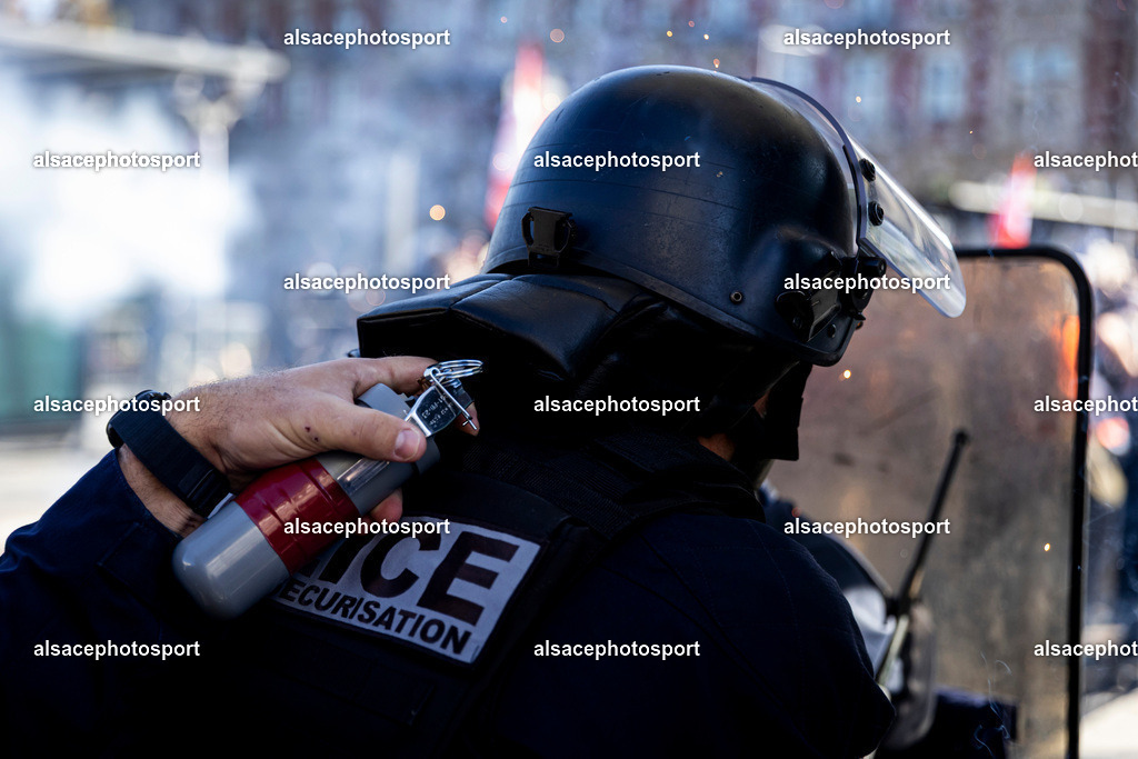 _B7A0190 | manifestation de lycéens à Strasbourg, le 6 octobre 2026, dans le cadre d’un mouvement national de protestation contre les conditions d’apprentissage. - Realisiert mit Pictrs.com