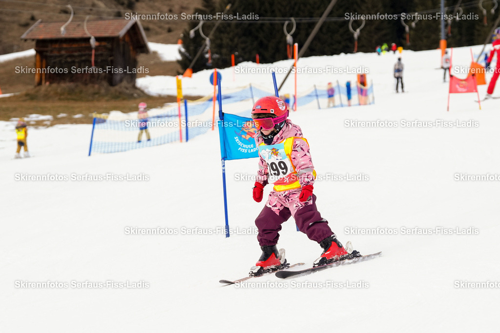 SRF_02.01.2026_0448 | Skirennfotos,Serfaus,Fiss,Ladis,Kinderskirennen,Winter,Tirol,Oberland,skirace,SFL,feelfree,weil wir's genießen,ski,Ski,skifahren,Sonnenplateau, - Realisiert mit Pictrs.com
