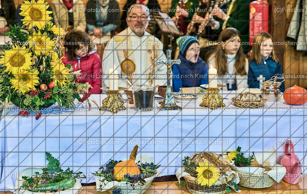 ALP0658_Erntedankfest_Lackenhof-Langau_Pfarrer Trondl Franz-Josef | (C)FotoLois.com, Alois Spandl, ERNTEDANKFEST Lackenhof/Langau im rothschild´schen Glassalon in Langau/Maierhöfen, So 2. Okt. 2022.