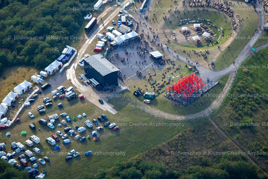 Luftbild Neukirchen-Vluyn-5449 | Musik- Konzert " Dong Open Air " auf der Freilichtbühne in Neukirchen-Vluyn im Bundesland Nordrhein-Westfalen, Deutschland - Realisiert mit Pictrs.com