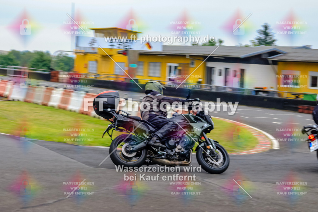 OBK-5299 | Hier findet Ihr Bilder von Touristenfahrten auf der Nürburgring Nordschleife oder von anderen Veranstaltungen die ich besucht habe. Viel Spass beim Durch Schauen 