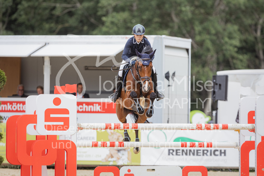220729_BHO_GT_M2-Spr_1-235 | Deine schönsten Turniermomente als professionelle Fotos! Entdecke hochwertige Pferdesport-Fotografie im Online-Shop. Jetzt Fotos finden & bestellen!
