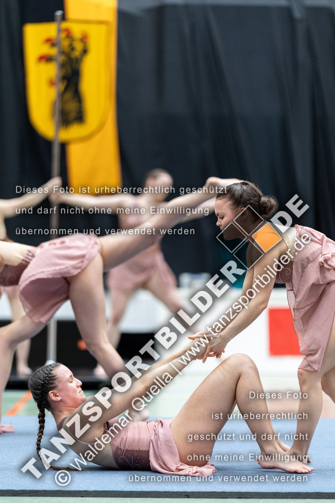 20240323-00311 | Hier finden Sie Tanz Bilder vom Latein und Standard Formationen tanzen. Sportbilder vom Tanzsport. Schöne Fotos und von Weltmeisterschaft, Europameisterschaft, Bundesliga, Regionalliga, Oberliga und Landesliga sowie von GOC Stuttgart, DanceComp, WM Bremen