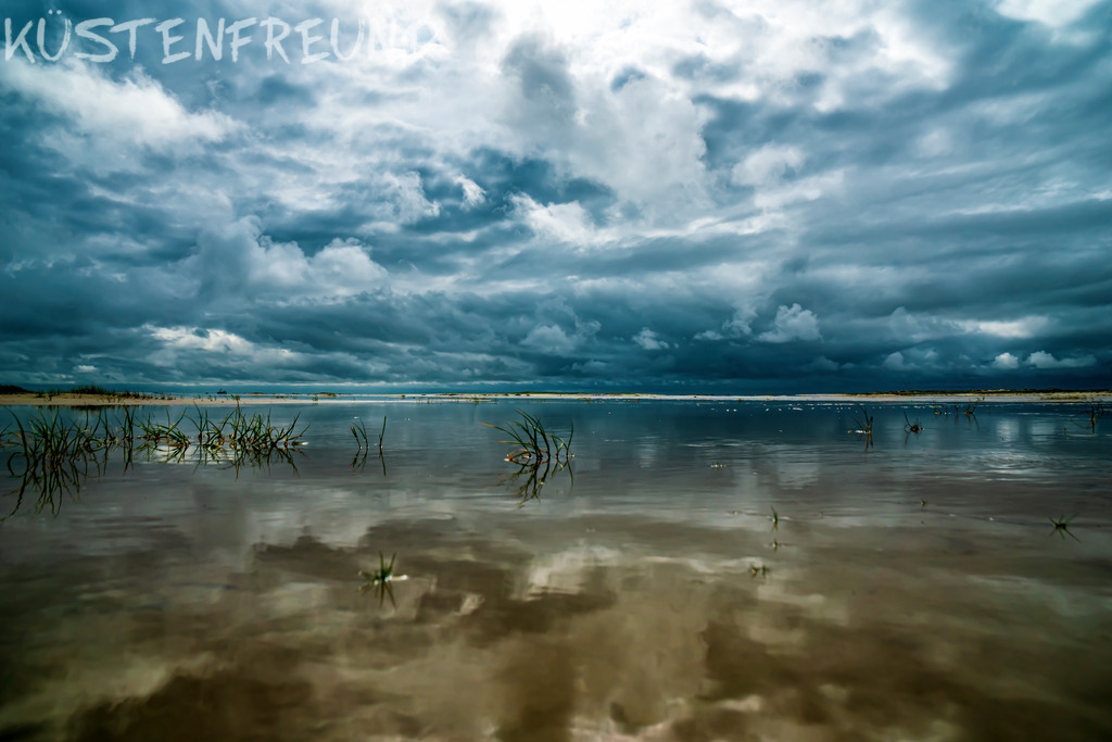 Nordsee Bilder mystisch I | Entdecke deine Lieblingslandschaft von der Küste – auf Ostsee Leinwand, Nordsee Leinwand, Alu Dibond oder Acrylglas, passend für jeden Geschmack und Raum.