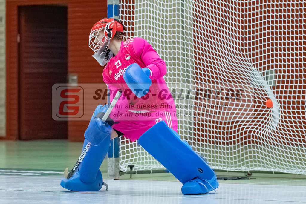 HK_20230122_103007 | 1. Bundesliga ( Halle ) Damen Crefelder HTC - Rot-Weiss Köln am 22.1.2023 Crefelder HTC  ( CHTC ) Halle Glockenspitz , Krefeld , Lisa Höllriegl ( Torfrau Rot-Weiss Köln #23 )