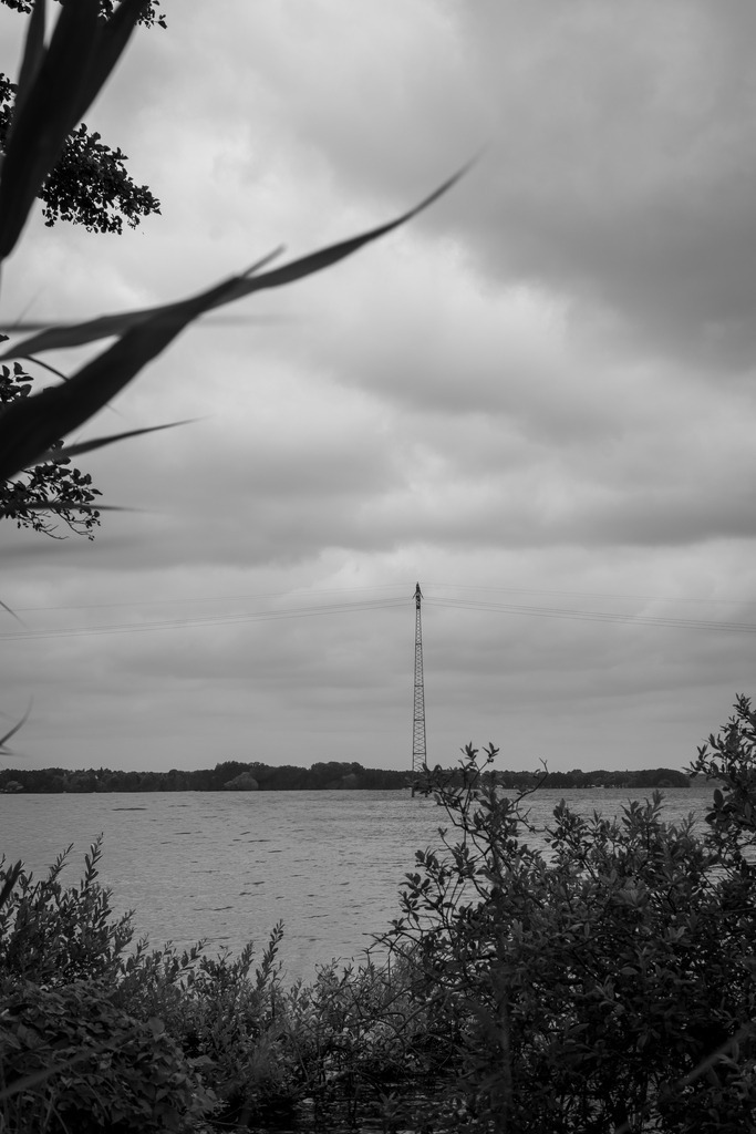 Strommast auf dem Schweriner See | Landschaftsbilder-MV - Realisiert mit Pictrs.com