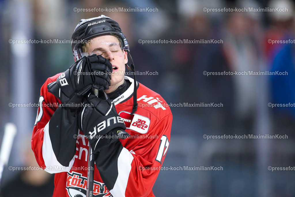 KoeDEL14032402114 | 14.03.2024, Köln, Eishockey, Penny DEL, Pre-Playoffs Spieltag 3, Lanxess-Arena, Kölner Haie - ERC Ingolstadt: Jan Luca Sennhenn (Kölner Haie)