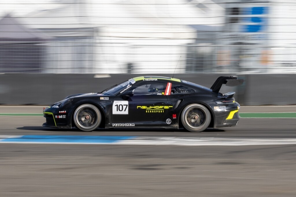 Porsche Carrera Cup Benelux 2026 am Hockenheimring | Porsche Carrera Cup Benelux 2026 am Hockenheimring***Felix Neuhofer (Deutschland) bei Rennen 1 - Realisiert mit Pictrs.com
