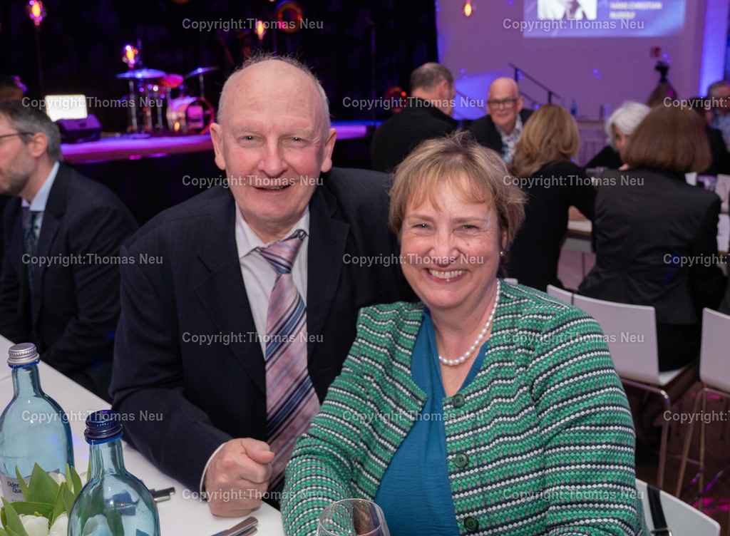 DSC_0780 | Im Parktheater Bensheim fand am 28. März 2026 die Verleihung des Eysoldt-Rings 2025 statt – eine der bedeutendsten Auszeichnungen für Schauspielkunst im deutschsprachigen Raum. Der Preis ging an Thomas Schmauser, der für seine herausragende darstellerische Leistung geehrt wurde.Anschließend wurde zur Gala in das Bensheimer Bürgferhaus eingeladen, Unser Bild zeigt Doris und Bernd Sterzelmaier, ,Bild: Thomas Neu