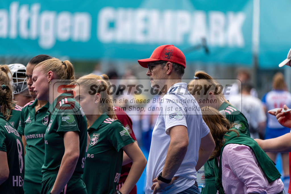 Final4_20250531-1409-HK107738 | Krefeld, Deutschland, 31.05.2025:  Feldhockey Final4 2025 – „Deutsche Feldhockey-Meisterschaften 2025“ im Gerd-Wellen-Hockeyanlage am 31.05.2025 in Krefeld, Deutschland. (Foto von Kramhöller/Fehrmann/Kaste)Krefeld, Germany, 31.05.2025: Feldhockey Final4 2025 – „Deutsche Feldhockey-Meisterschaften 2025“ in Gerd-Wellen-Hockeyanlage at 31.05.2025 in Krefeld, Deutschland. (Foto from Kramhöller/Fehrmann/Kaste)