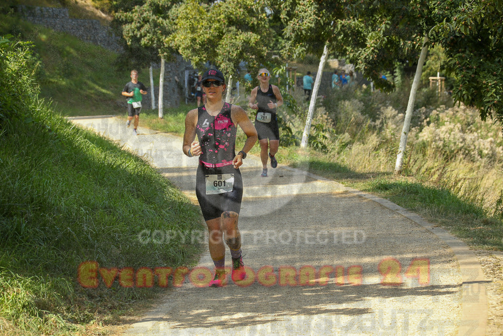 250824_1437_EX1_6867 | Sportfotografie im Rhein-Sieg Kreis, Köln, Bonn, NRW, Rheinland Pfalz, Hessen, etc. Unser Tätigkeitsfeld umfasst den Laufsport vom Volkslauf über den Marathon, Duathlon, Triathon bis zum Ultralauf wie Kölnpfad Ultra oder Schindertrail.