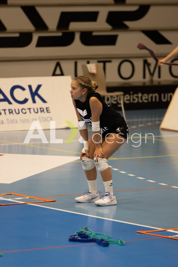 Volleyball I Frauen I Saison 2025-2026 I CEV Volleyball Challenge Cup 2026 | Women I 16th Finals I VC Kanti Schaffhausen - TJ Ostrava I 03.12.2025 | VC Kanti Schaffhausen - 2 Kimi Schnegg (CH) – Libera - Realisiert mit Pictrs.com