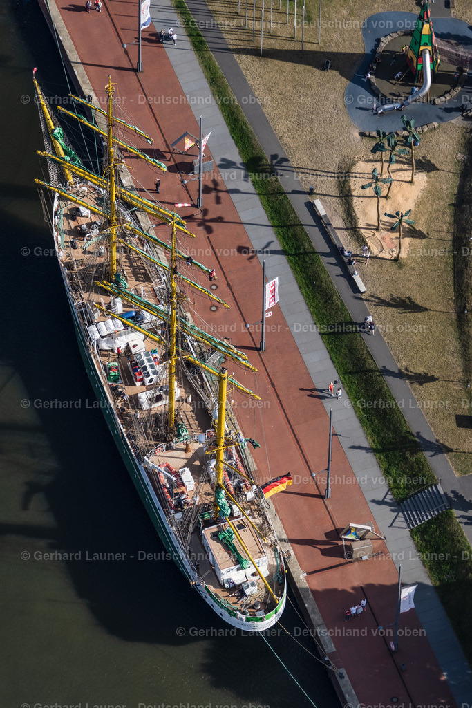 4030265 | BREMERHAVEN 01.06.2020 Segelschiff Großsegler ALEXANDER von HUMBOLDT II im Hafen in Bremerhaven im Bundesland Bremen, Deutschland. Weiterführende Informationen bei: DSST Deutsche Stiftung Sail Training. // Sailboat ALEXANDER von HUMBOLDT II in the harbor in Bremerhaven in the state Bremen, Germany. Further information at: DSST Deutsche Stiftung Sail Training. Foto: Gerhard Launer