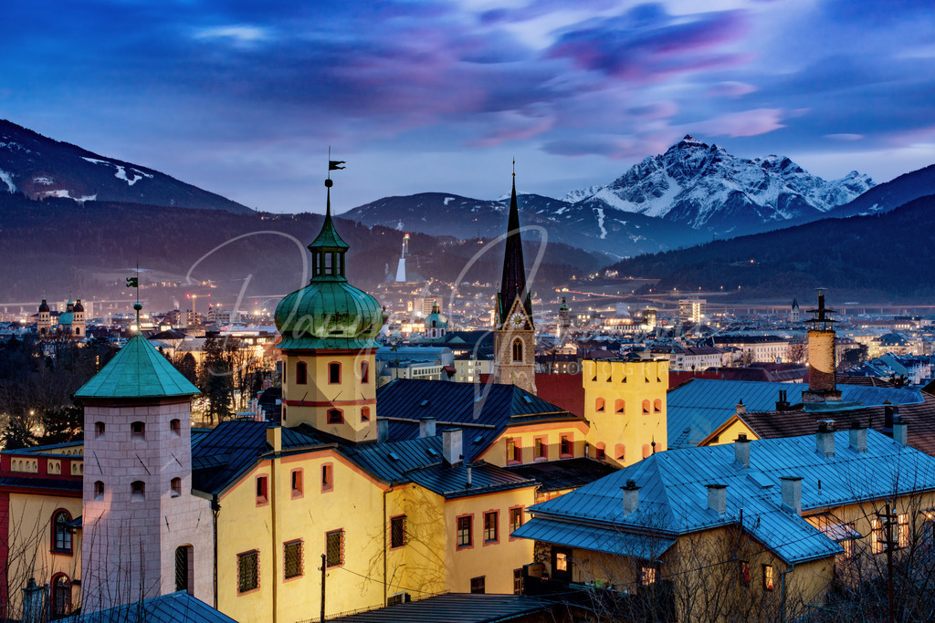 Schloss Büchsenhausen | Blikc über Büchsenhausen und Sankt Nikolaus nach Süden zur Serles