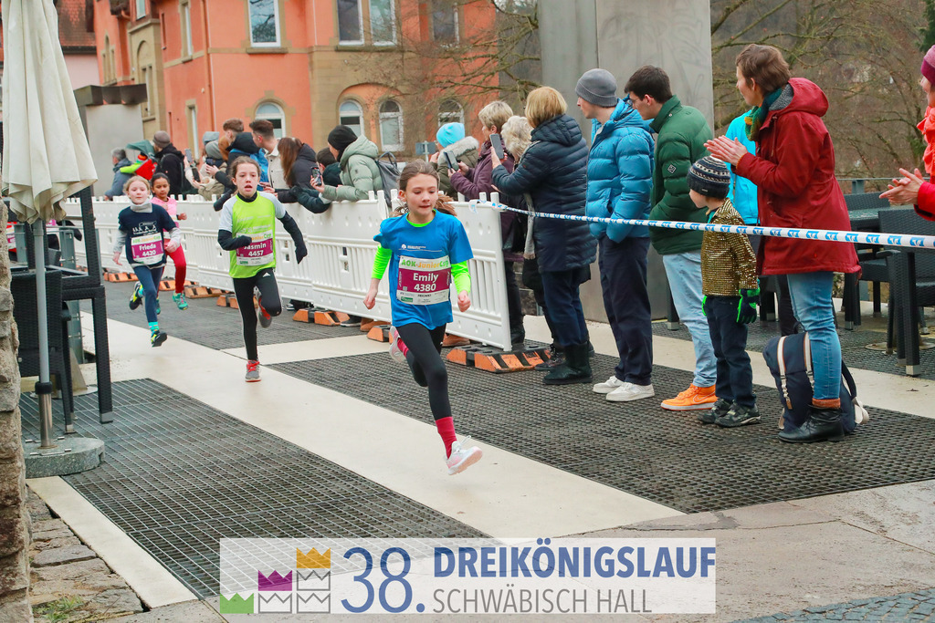 400m AOK Junior Cup | 3 Koenigslauf 2024 400m AOK Junior Cup - Realisiert mit Pictrs.com