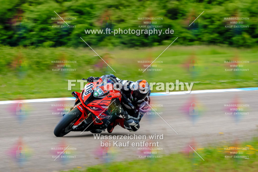 MotoTeam-3583 | Hier findet Ihr Bilder von Touristenfahrten auf der Nürburgring Nordschleife oder von anderen Veranstaltungen die ich besucht habe. Viel Spass beim Durch Schauen 