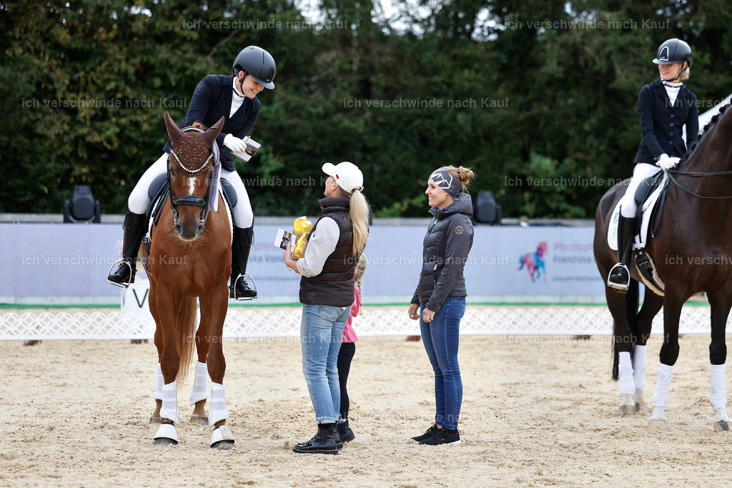 3-Siegerehrung-Dressur M_-StoibPH-2568 | working equitationturnier fotograf videograf stoibphotography marixx film working equitation deutschland reitsport turnierfotografie eventfotografie equestrian events