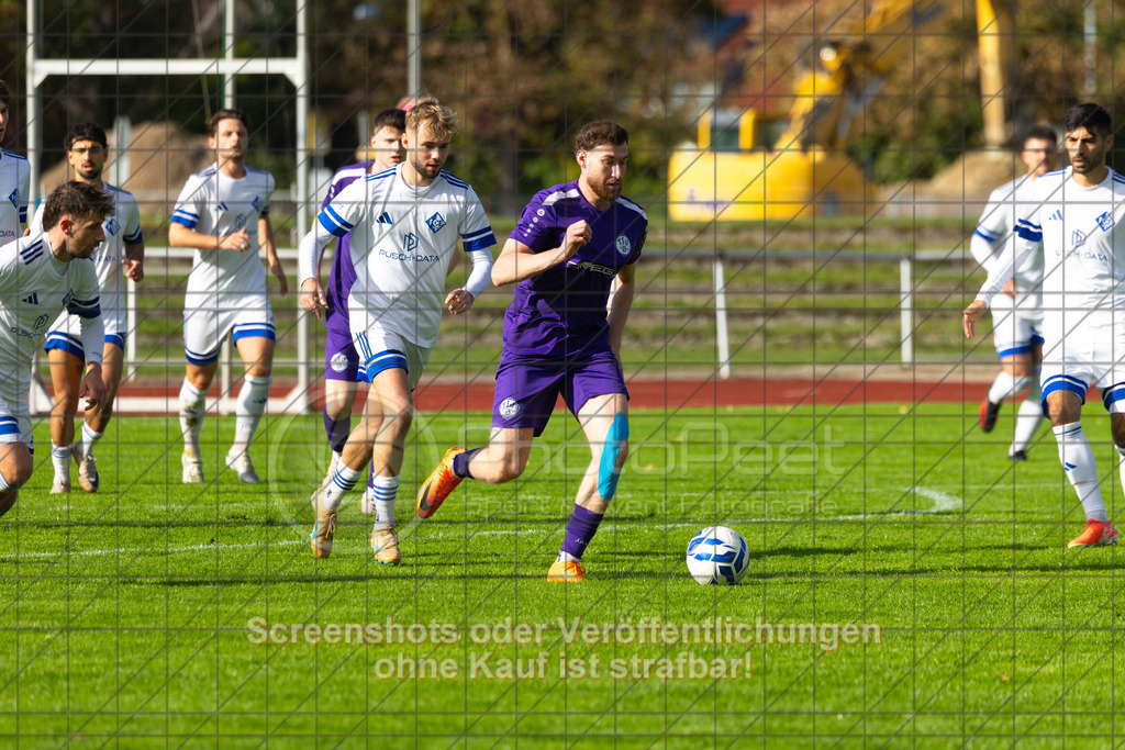 20261010_153650_0814_(c)_by_PhotoPeet | #,1.FC Eislingen (weiß) vs. TSV Bernhausen (lila), Fussball, Landesliga 2 - wfv, 11. Spieltag, Saison 2026/2027, Rasenplatz, Eichbachstation, Haldenstraße, 73054 Eislingen, 10.10.2026 - 15:30 Uhr,Foto: PhotoPeet / Sport- &amp; Eventfotografie / Peter Harich