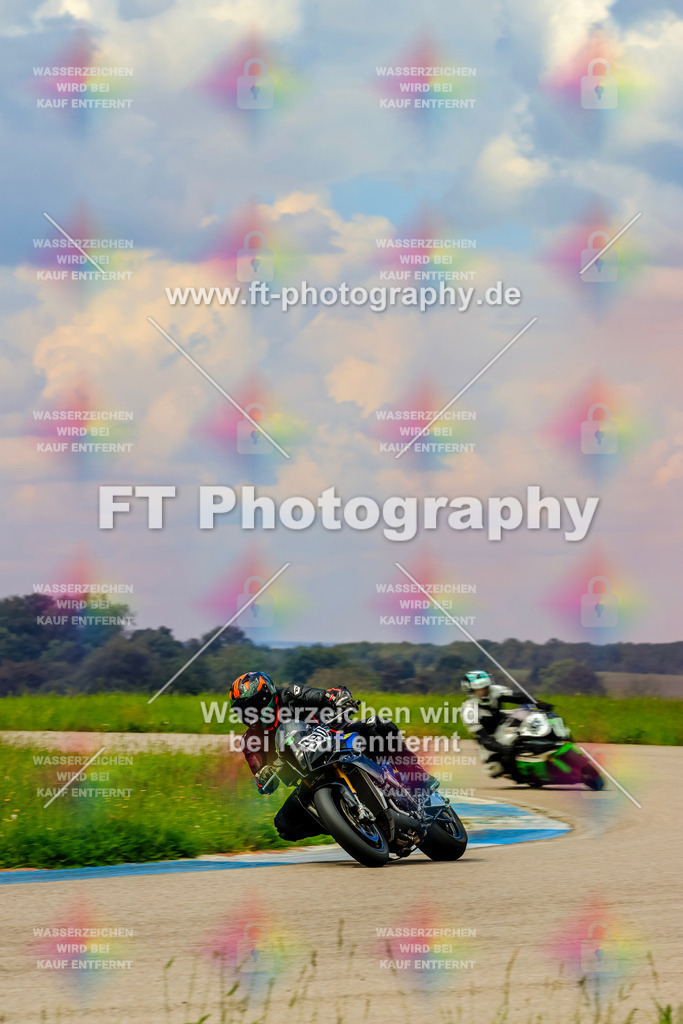 MotoTeam-1140 | Hier findet Ihr Bilder von Touristenfahrten auf der Nürburgring Nordschleife oder von anderen Veranstaltungen die ich besucht habe. Viel Spass beim Durch Schauen 