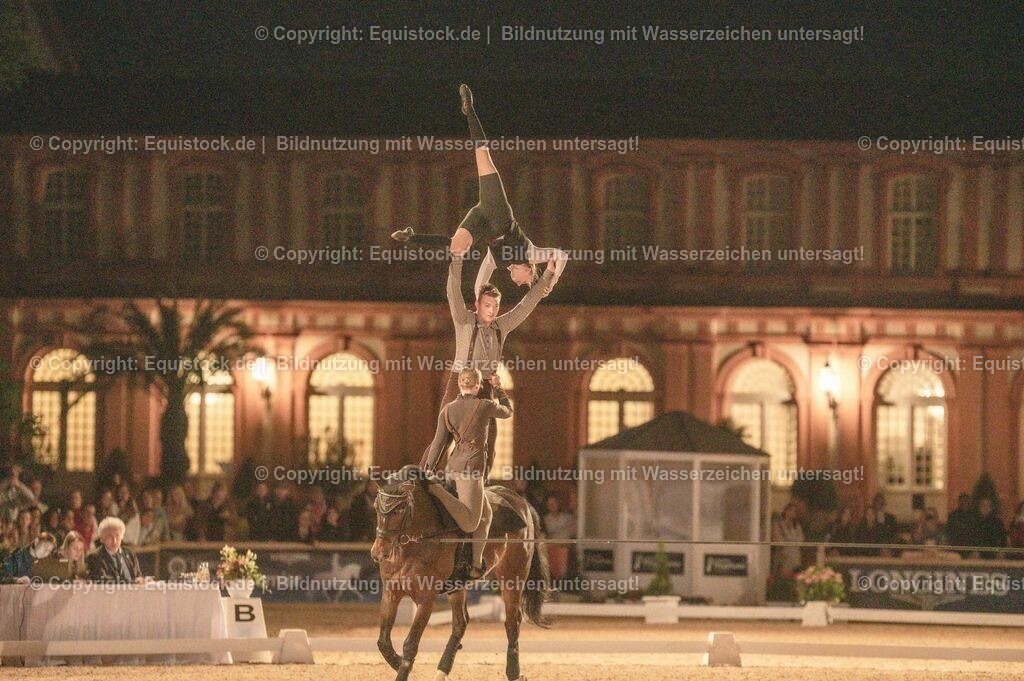 20230527_Voltigieren_NASPA_Flutlicht_1239 | equistock