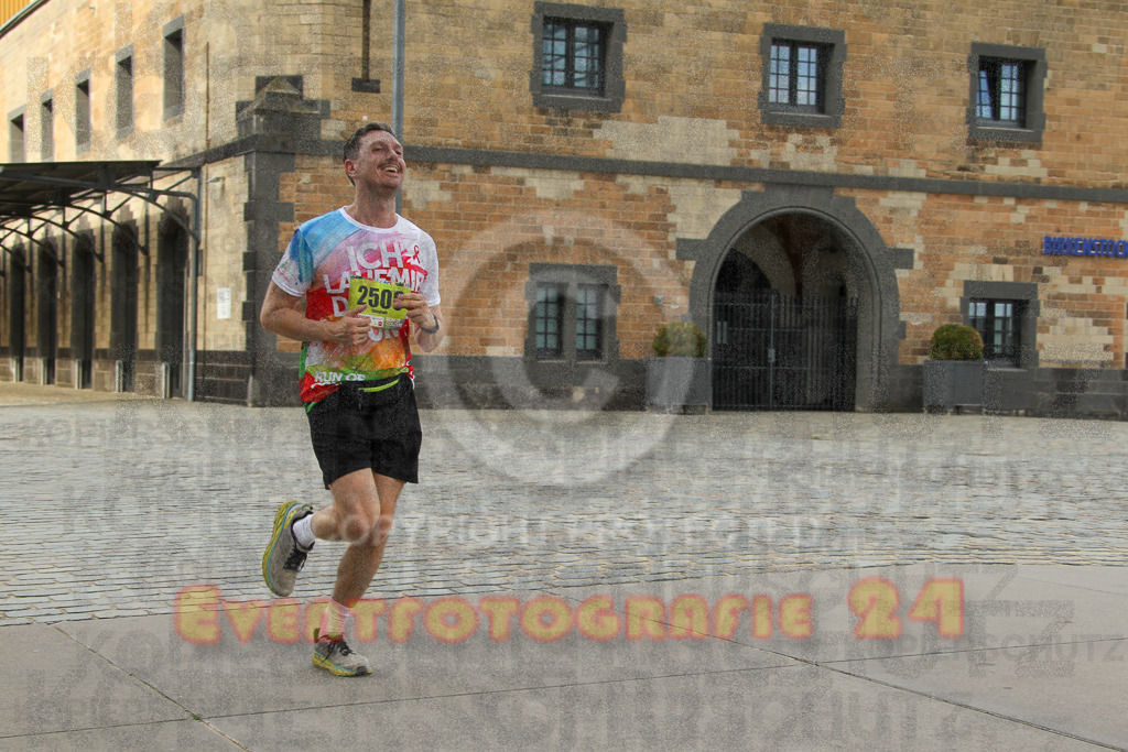 250920_1521_EV4_8577 | Sportfotografie im Rhein-Sieg Kreis, Köln, Bonn, NRW, Rheinland Pfalz, Hessen, etc. Unser Tätigkeitsfeld umfasst den Laufsport vom Volkslauf über den Marathon, Duathlon, Triathon bis zum Ultralauf wie Kölnpfad Ultra oder Schindertrail.