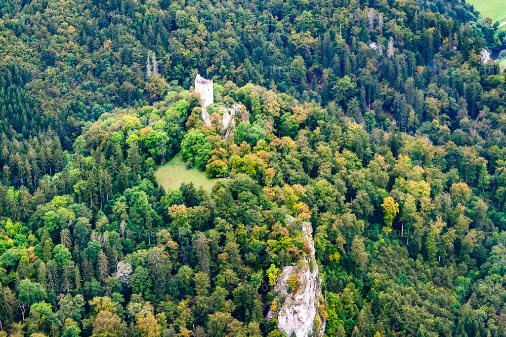 Luftbild: Burgruine Kallenberg in Buchheim im Bundesland Baden-Württemberg in Deutschland. Foto: IMG_71785.jpg vom 31.08.2014 durch Werner Riehm/FLY-FOTO.de