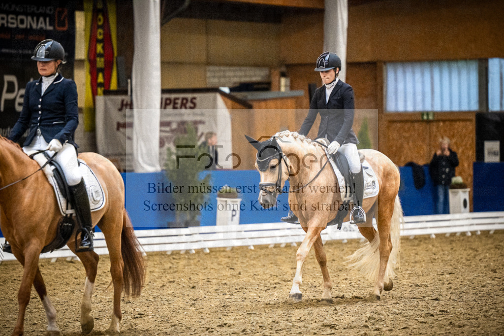 DOS_1519 | Entdecke hochwertige Reitturnierfotos von Foto Oger. Professionell, emotional und authentisch – jetzt Lieblingsmomente im Shop bestellen.Deutschlandweite Turnierfotografie. - Realisiert mit Pictrs.com