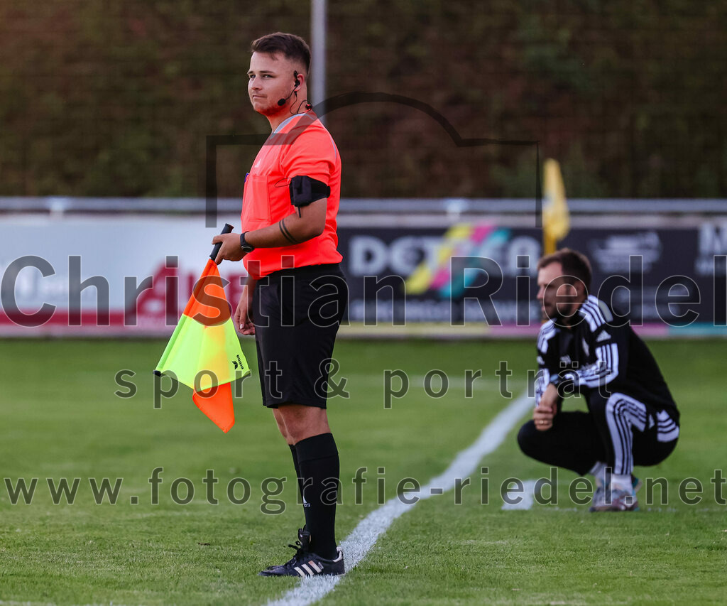 2023-08-01_020_FC_Schwaig_gegen_FC_Deisenhofen | Oberding, Deutschland, 01.08.2023:
Fußball, Toto-Pokal 2023 / 2024, 1. Spieltag, FC Schwaig gegen FC Deisenhofen, Endergebnis: 2:3

Foto: Christian Riedel / fotografie-riedel.net