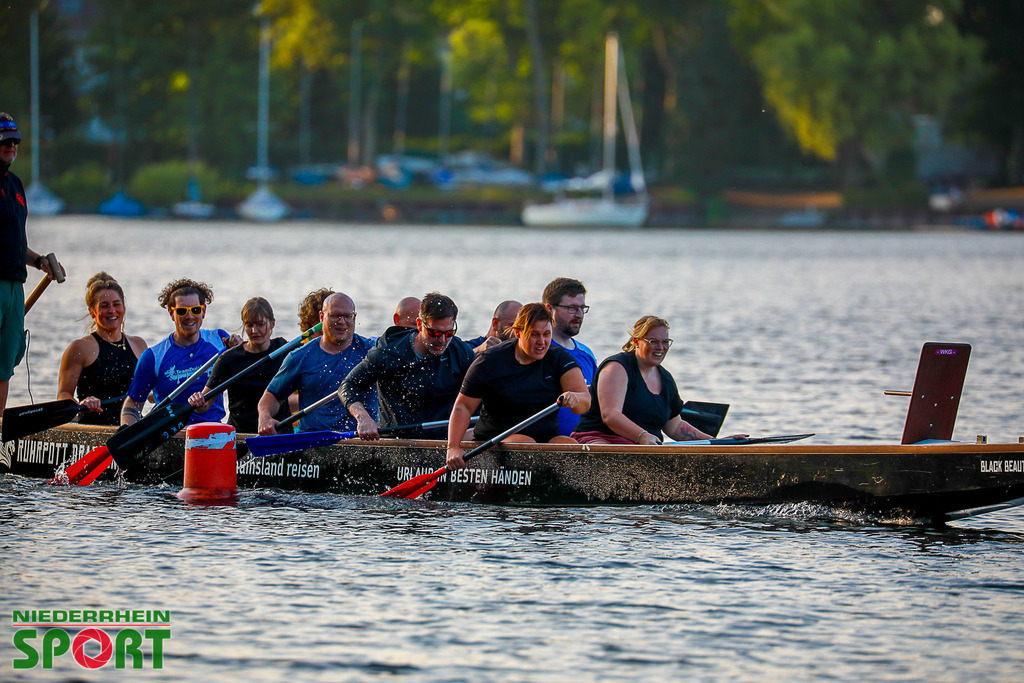 Drachenboot-Training_Wedau110625_048 | Bildergalerie von Sport-Ereignissen aber auch von weiteren spannenden Dingen - nicht nur vom Niederrhein. In Anlehnung an den bekannten Spruch von Hanns Dieter Hüsch heißt das Motto: "Niederrhein ist überall".  - Realisiert mit Pictrs.com
