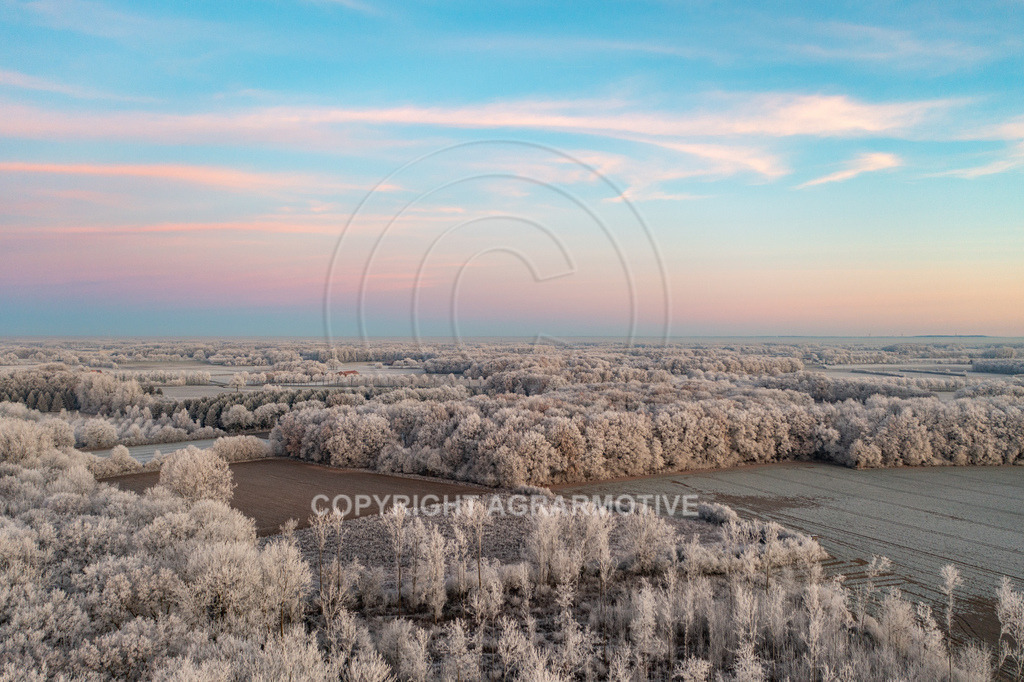 20221218-DJI_0016 | Luftbilder einer Winterlandschaft zum Sonnenaufgang - Realisiert mit Pictrs.com