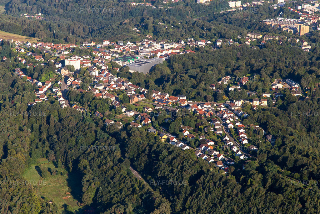 Luftbild: Lemberger Straße im Ortsteil Ruhbank in Pirmasens im Bundesland Rheinland-Pfalz in Deutschland. Foto: IMG_143105.jpg vom 06.08.2024 durch Werner Riehm/FLY-FOTO.de