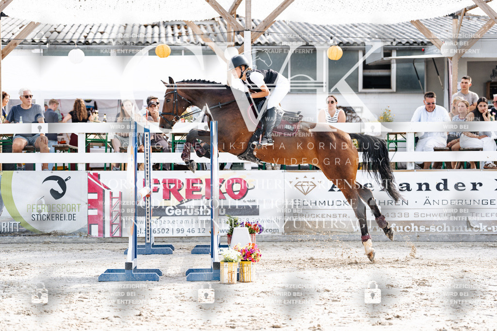 CK905827 | Turnierfotografie Pferdefotografie Trier Rheinland-Pfalz Pferdesport Reitsport Tierfotografie Sportfotografie Pferdevideo Pferdevideografie Equestrianvideography equestrianphotography  - Realisiert mit Pictrs.com
