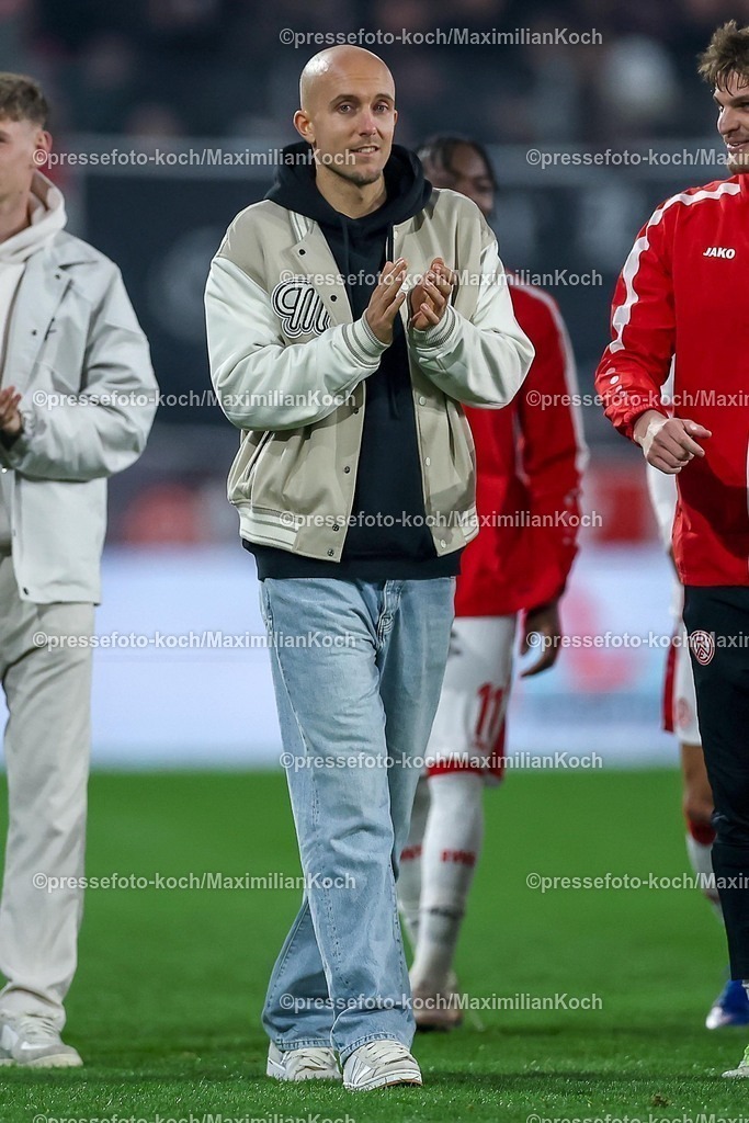 RWE04032602093 | 2026.03.04, Fußball, 3.Liga Herren, Rot-Weiss Essen -  SV Waldhof Mannheim, Stadion Hafenstraße, 27.Spieltag, Saison 2025 / 2026: Tobias Kraulich&nbsp;(Rot-Weiss Essen #33) DFB regulations prohibit any use of photographs as image sequences and or quasi-video.