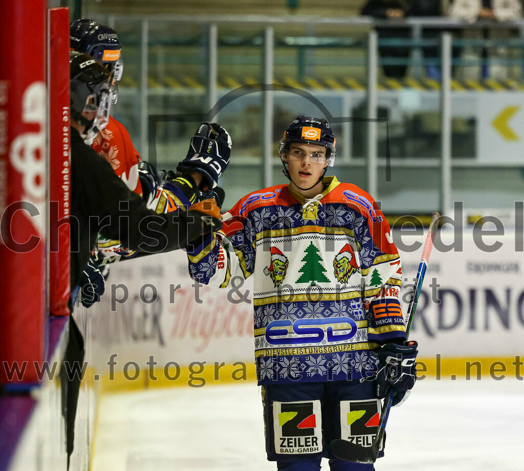 2022-12-09_129_TSV_Erding_gegen_EHC_Waldkraiburg | Erding, Deutschland, 09.12.2022:
Eishockey, Bayernliga 2022 / 2023, 19. Spieltag, TSV Erding gegen EHC Waldkraiburg, Endergebnis: 9:2

Foto: Christian Riedel / fotografie-riedel.net